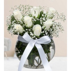 Akvaryumda 7 Beyaz Gül