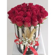 Desenli Kutuda 21 Kırmızı Gül