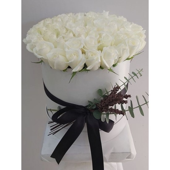 Kutuda 41 Beyaz Gül