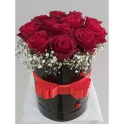 Siyah Kutuda 11 Kırmızı Gül