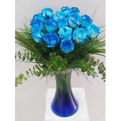 Vazoda Mavi Gül Demeti