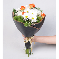 Beyaz Papatyalar ve Kırmızı Güller Çiçek Buketi